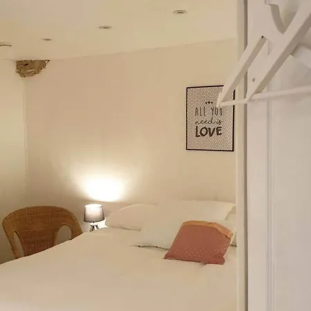 Troglodyte Design Avec Terrasse Et Wifi Pres De Giverny - Fr-1-527-25 Holiday home *